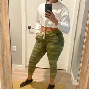 ALTERNATIVE PANTS SIZE SMALL